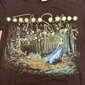 Taylor Swift concert T-shirt